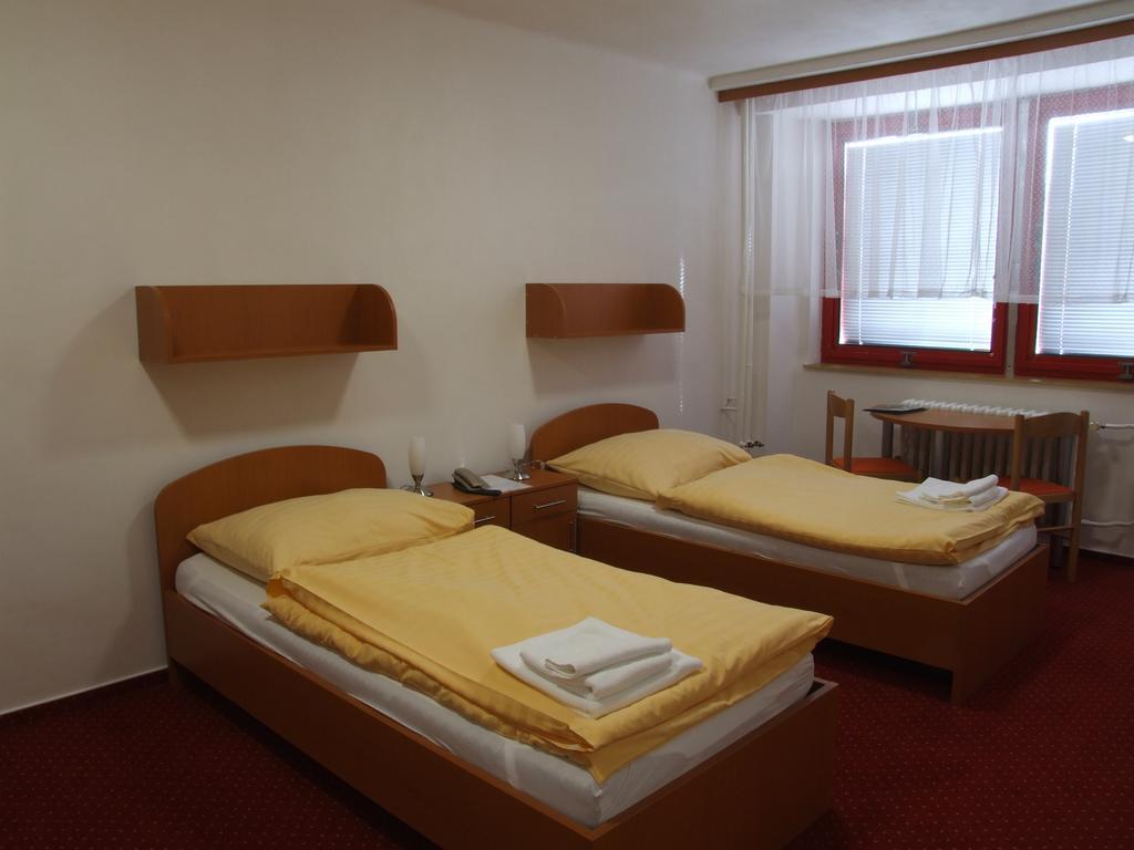 Hotel Garni Vsb Ostrava Zimmer foto